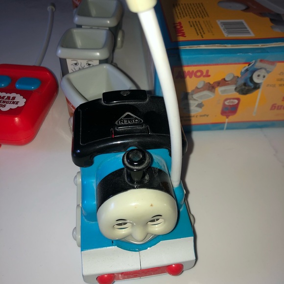 Chug along Thomas the train - radio controlled - Picture 6 of 6